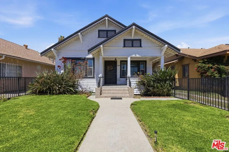 1123 W 52nd Street, Los Angeles, CA 90037