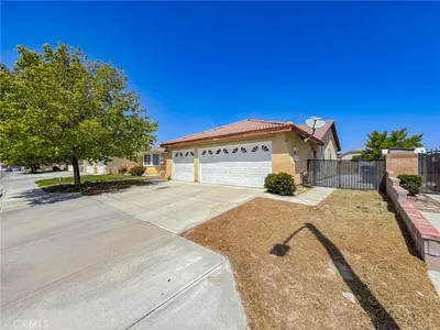4557 W Avenue J5 photo 2