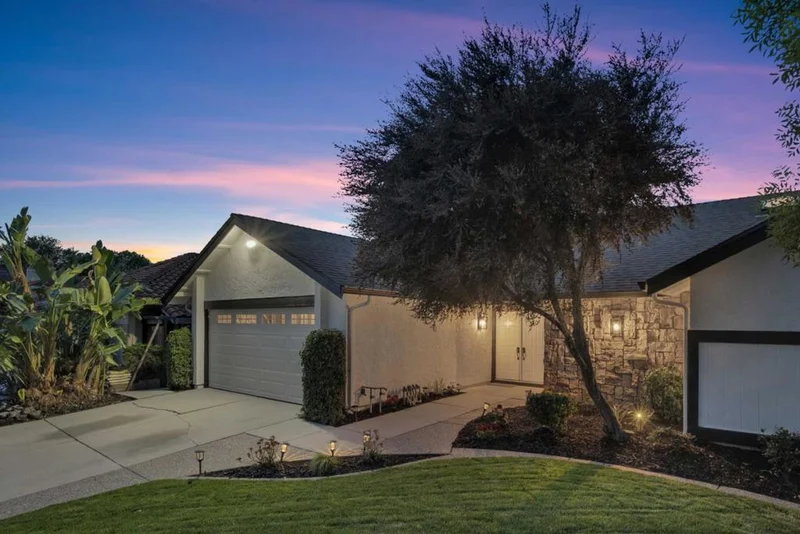 Photo 2 of 3129 Vermilion Court