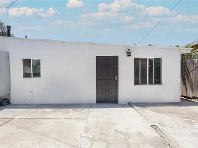 2133 E Lucien Street photo 2