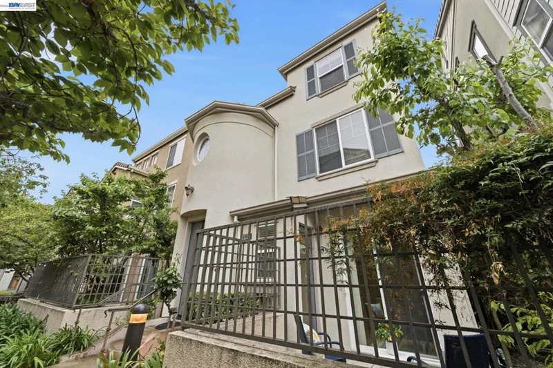 Photo 2 of 6005 Hillbrook Pl