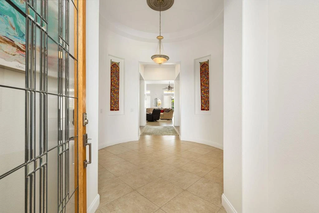 Interior 4