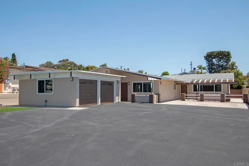 & 1135 GARDENA ROAD