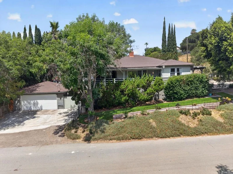 6150 Radio Drive, San Diego, CA 92114
