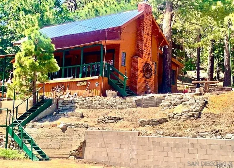 33140 Juniper Lane, Green Valley Lake, CA 92341