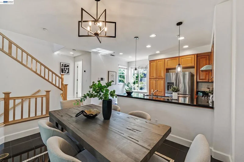 1013 Amber Ter, Union City, CA 94587