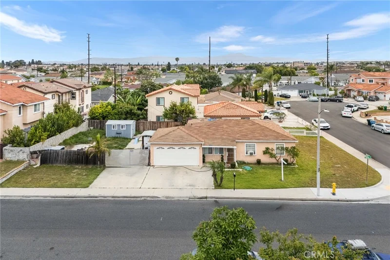 14792 Riata, Midway City, CA 92655