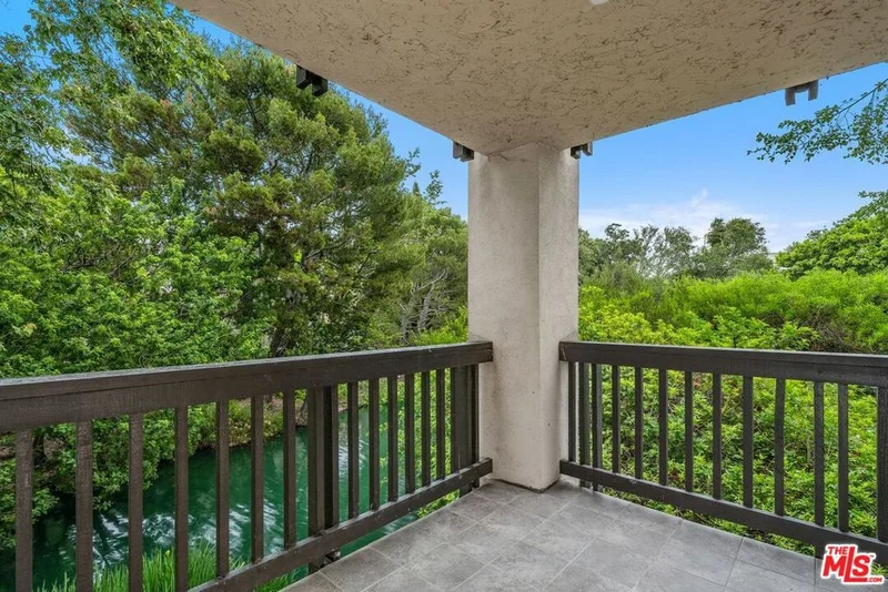 Photo 2 of 1211 Raintree Circle