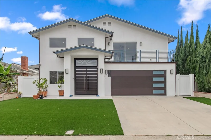 4512 Robinwood photo 2