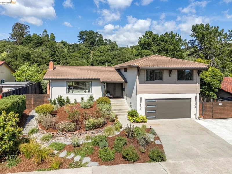 7900 Hansom Dr, Oakland, CA 94605