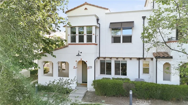77 Adelfa Street photo 2
