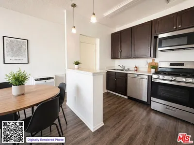 1133 W 36th Place 1 photo 2