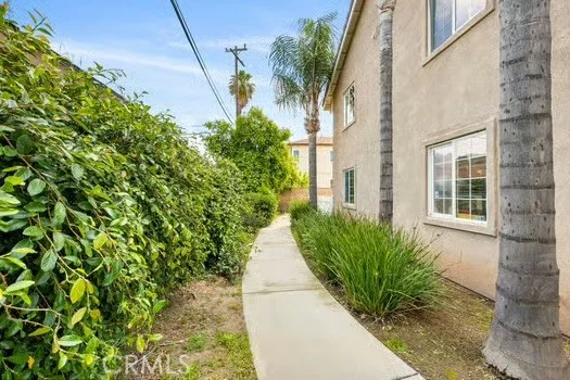 1175 E D Street 6 photo 2