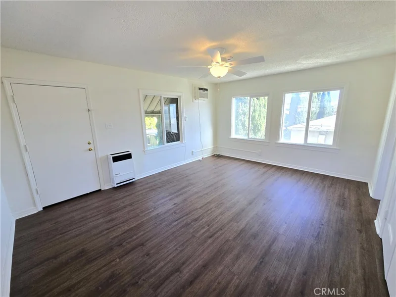 Photo 2 of 121 W Lomita Avenue B