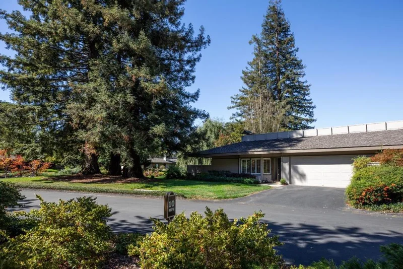 23 Bay Tree, Los Altos, CA 94022