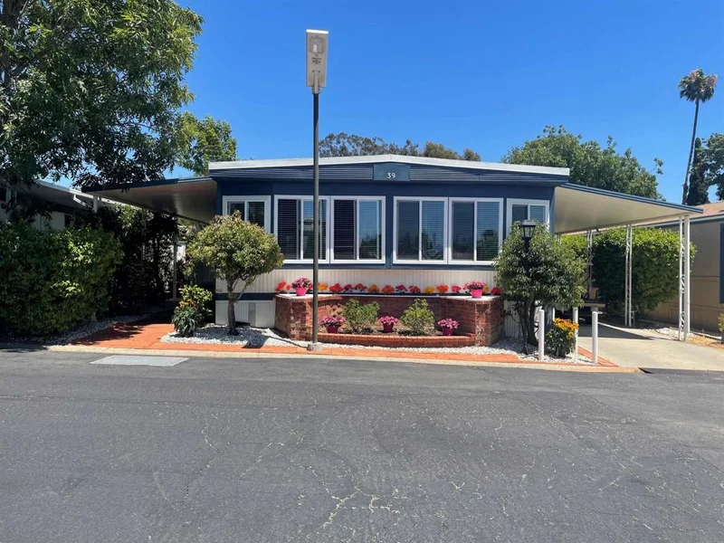 1120 E Mission RD