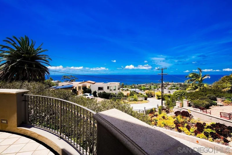 5931 La Jolla Corona photo 2