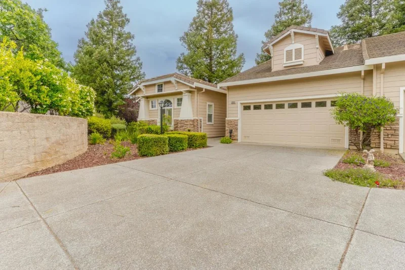 2094 Mataro Way photo 2