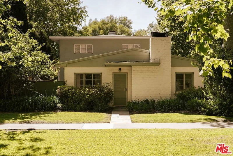5434 Village Green, Los Angeles, CA 90016