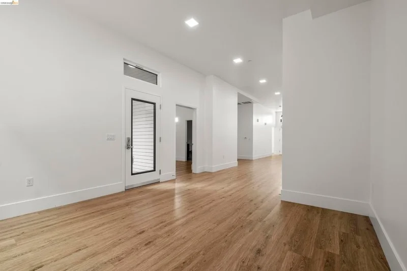 Photo 2 of 1545 32nd Street 111