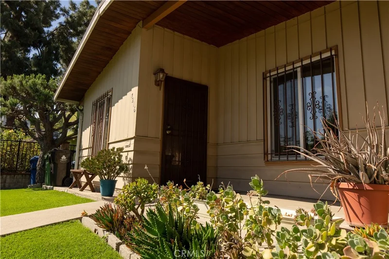 4216 Panamint Street photo 2