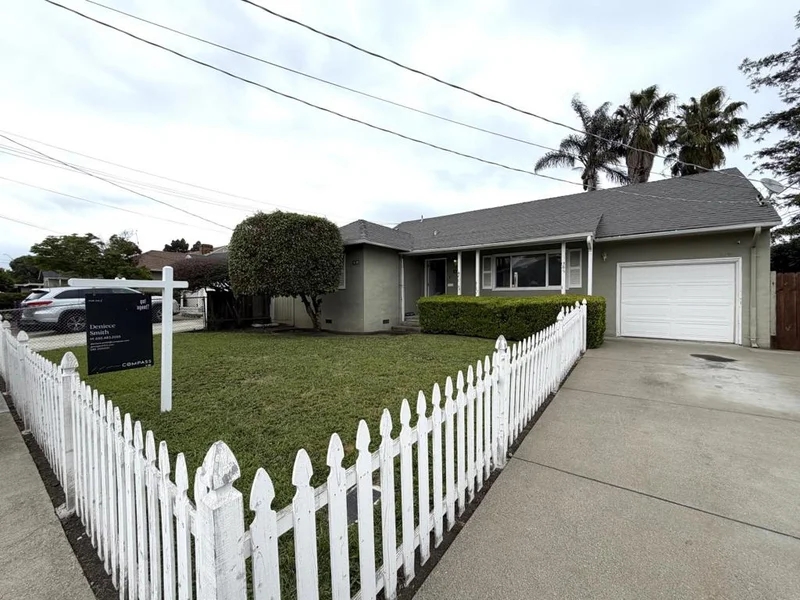 1081 Hiller Street