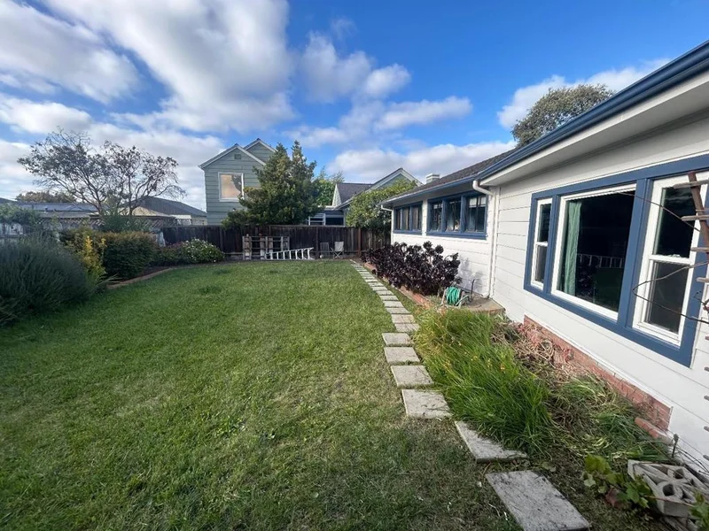 906 Bautista Drive photo 2