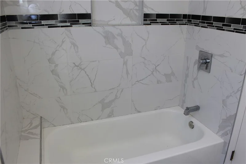 Photo 2 of 14808 Kingsdale Avenue