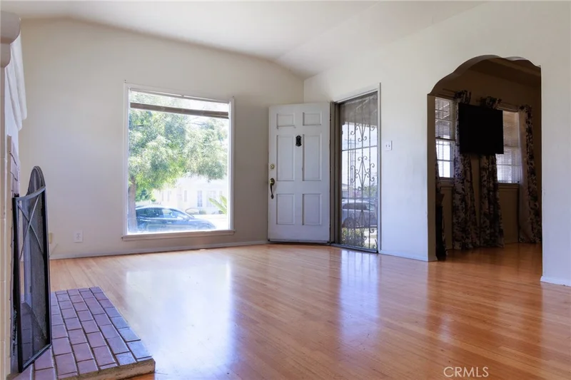 8847 Ruthelen, Los Angeles, CA 90047