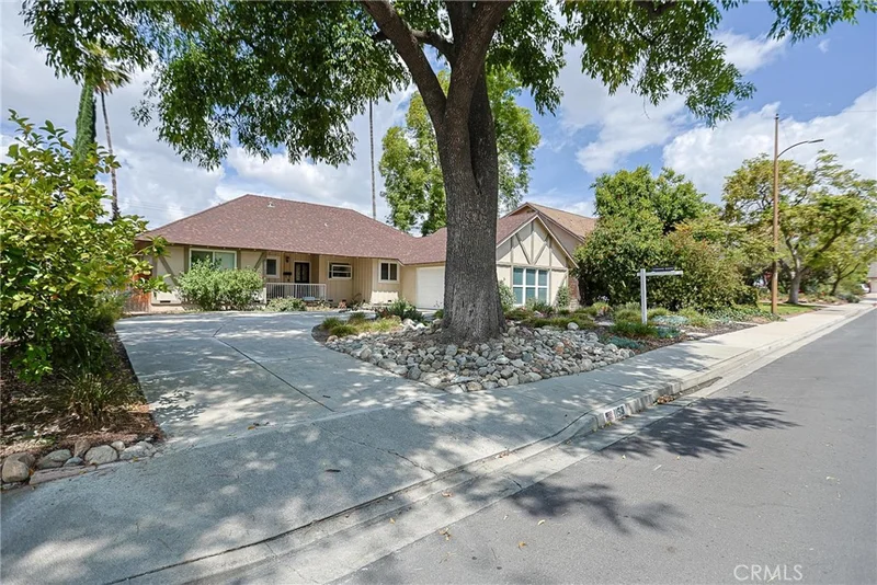 Photo 2 of 1153 Northwestern Drive