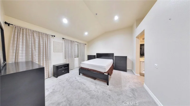 332 W Summerfield photo 2