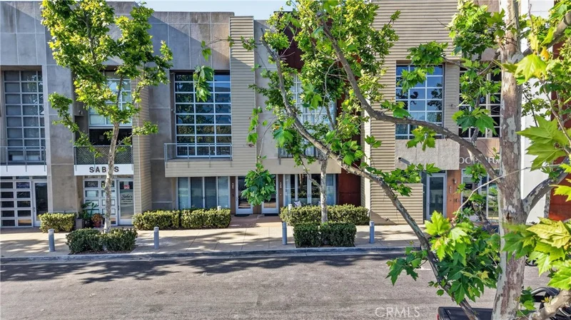 Photo 2 of 123 E City Place