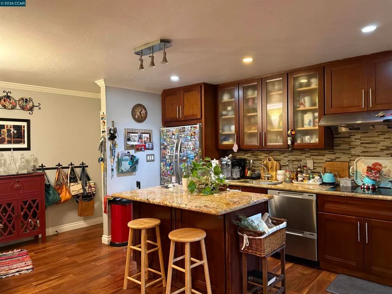 1036 Oak Grove Rd 105 photo 2