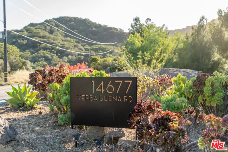 Photo 2 of 14677 Yerba Buena Road