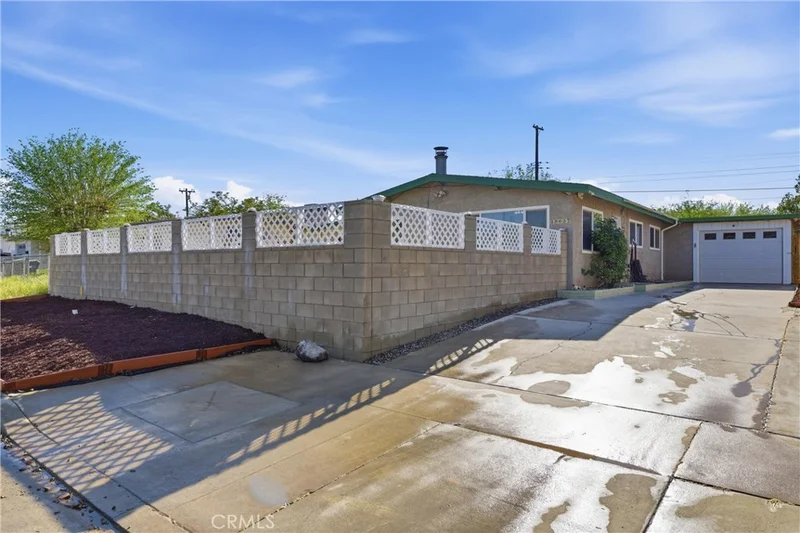 38637 Sumac photo 2