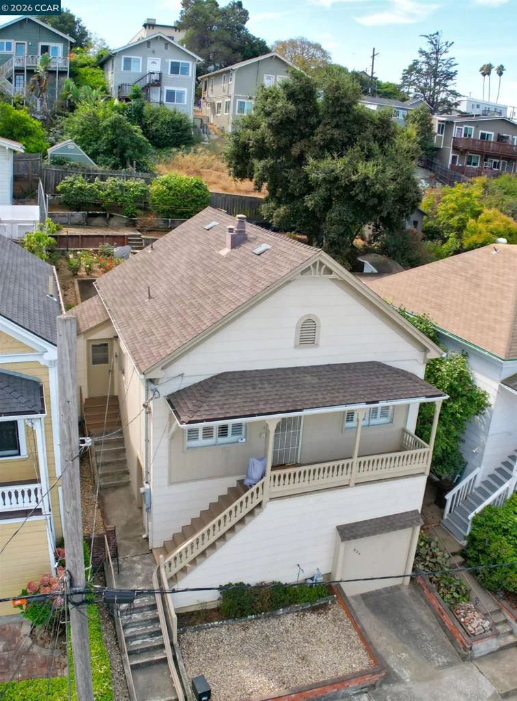 Photo 2 of 625 Winslow Street