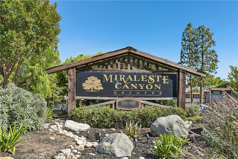 Photo 2 of 328 S Miraleste