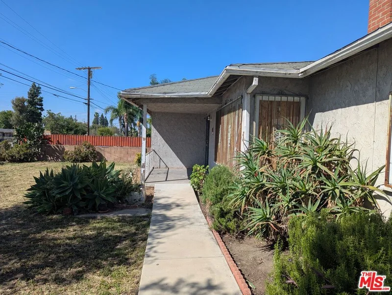 13005 Osborne Street photo 2