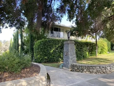 101 N Grand 2 photo 2