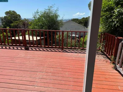 1531 Bayo Vista Ave photo 2