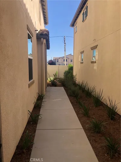 41957 Zafra Street photo 2