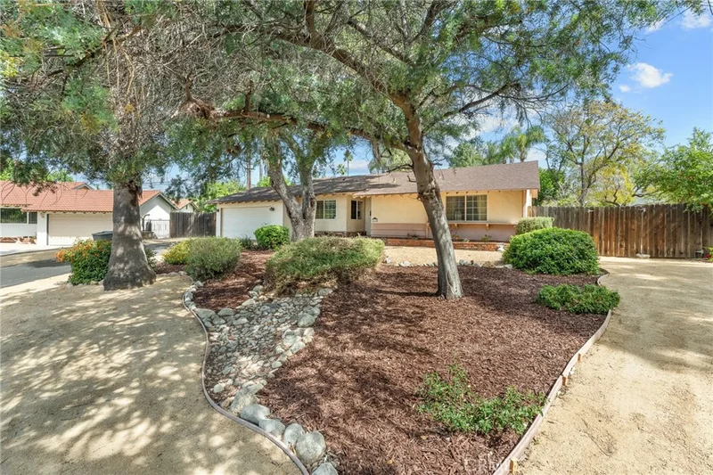 415 Lewis Court, Claremont, CA 91711