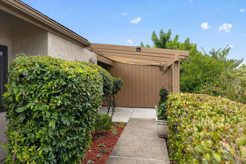 6050 Henderson Drive 33 photo 2