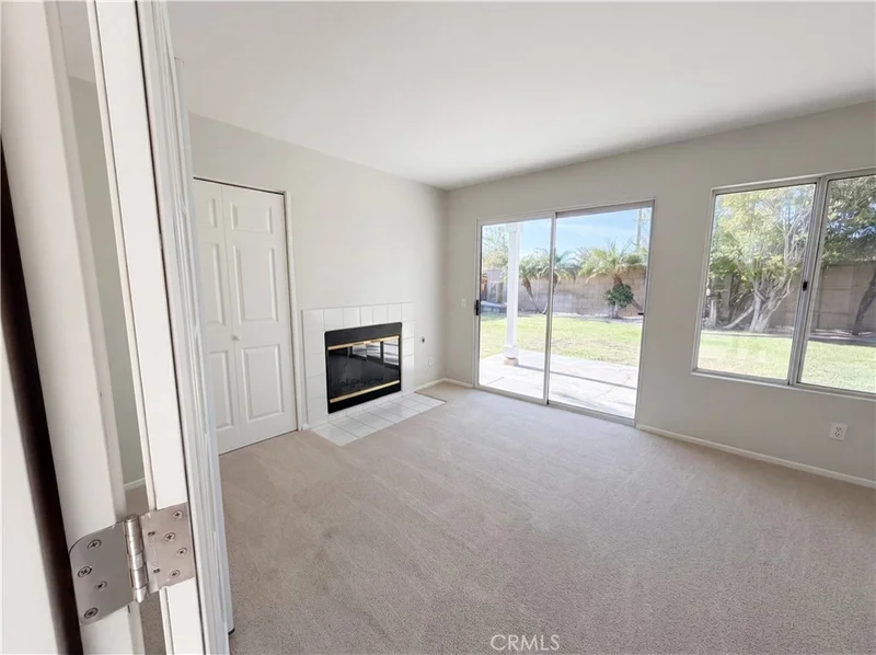 2565 W Fairview Drive photo 2