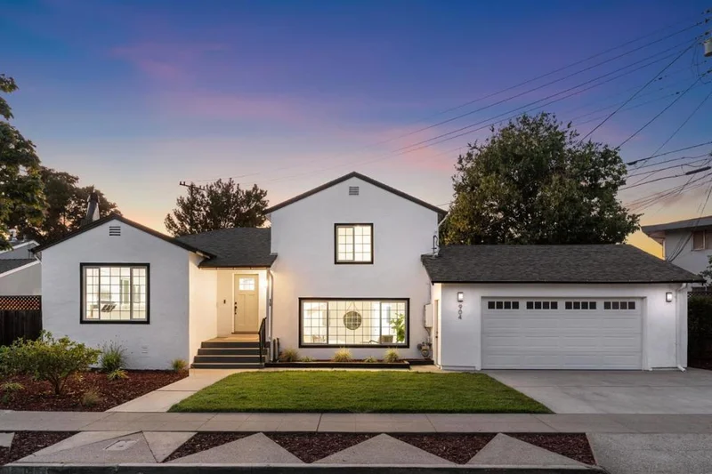 904 Larkspur Drive