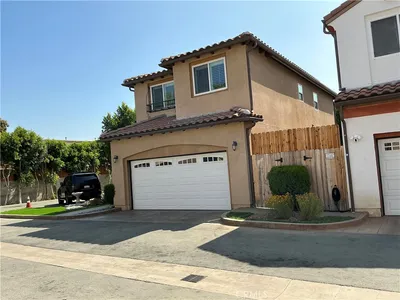 8621 Noble Avenue 4 photo 2