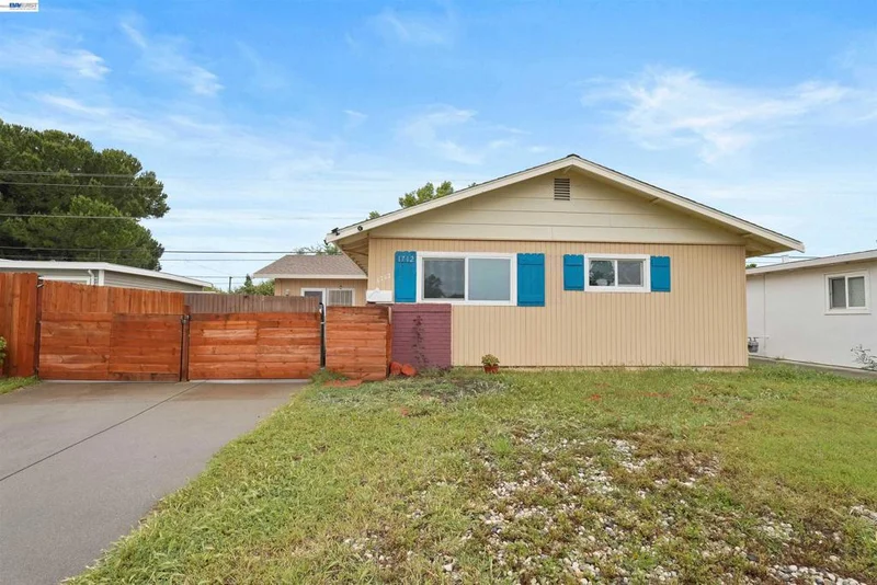 1712 Utah St photo 2