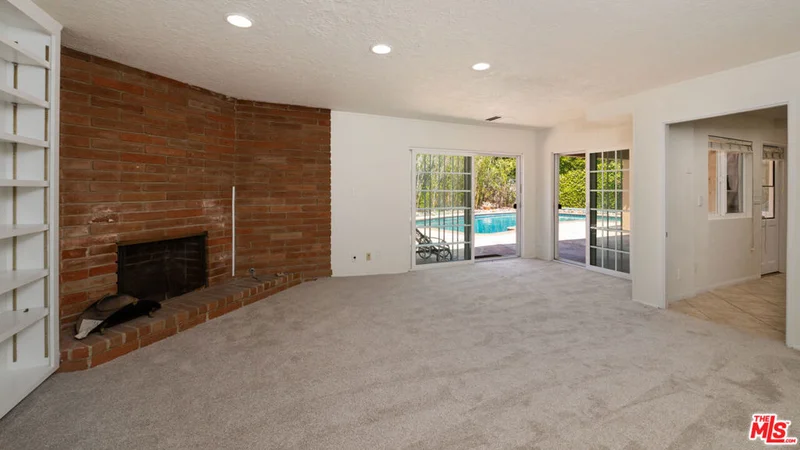 3102 Granville Avenue photo 2