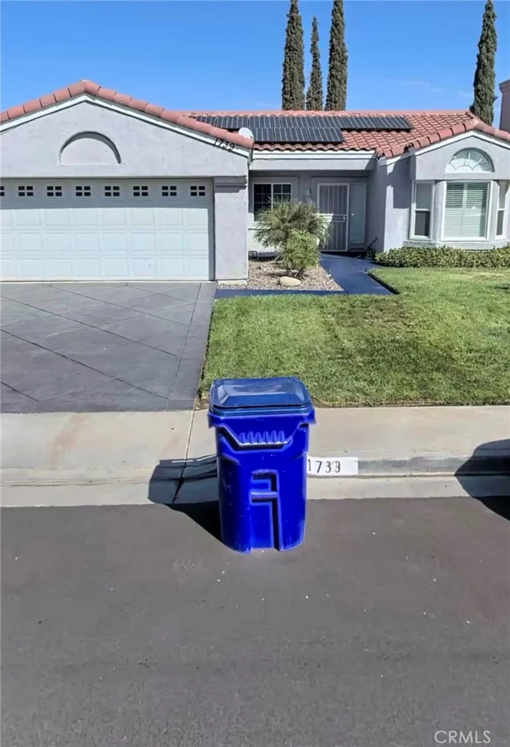 1739 E Avenue R6 photo 2