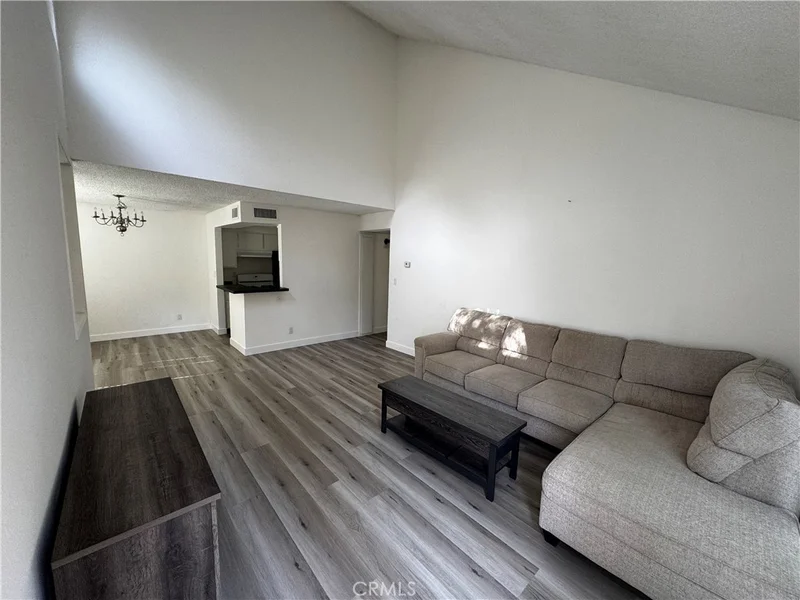22330 Victory Boulevard 803 photo 2